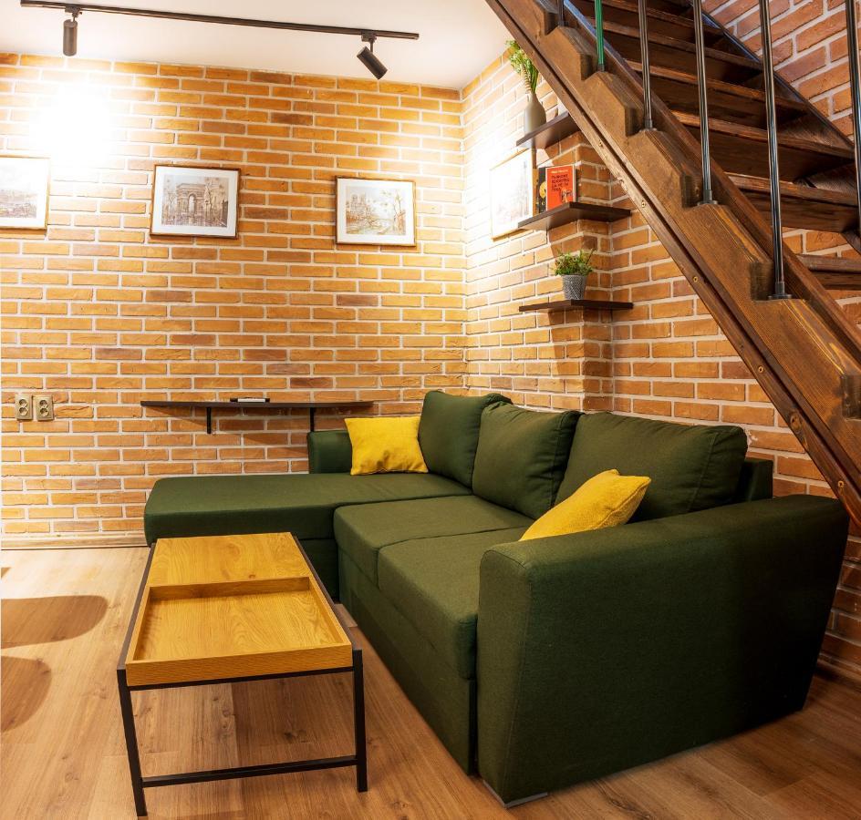 Apartpro Apartments, Apartment