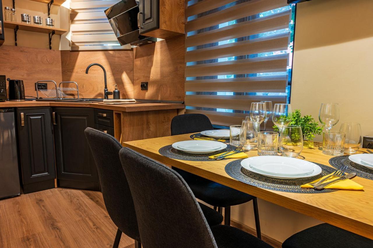 Apartpro Apartments, Apartment