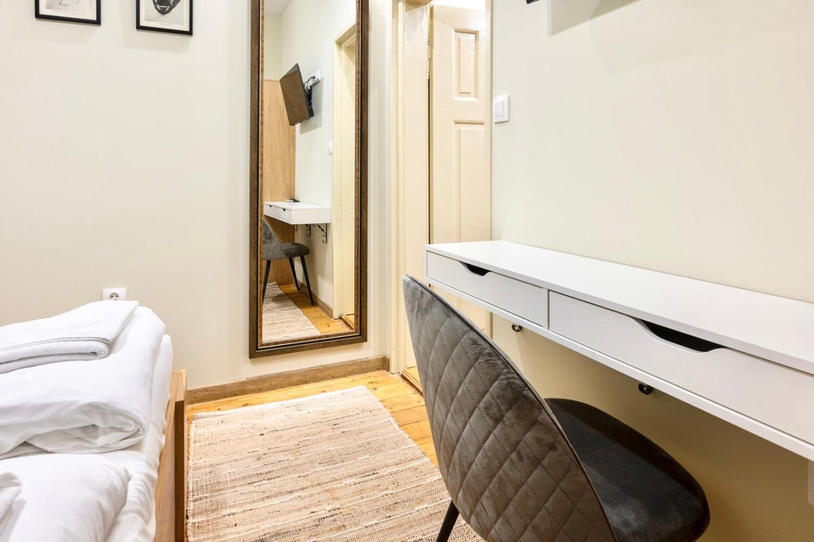 Apartpro Apartments,