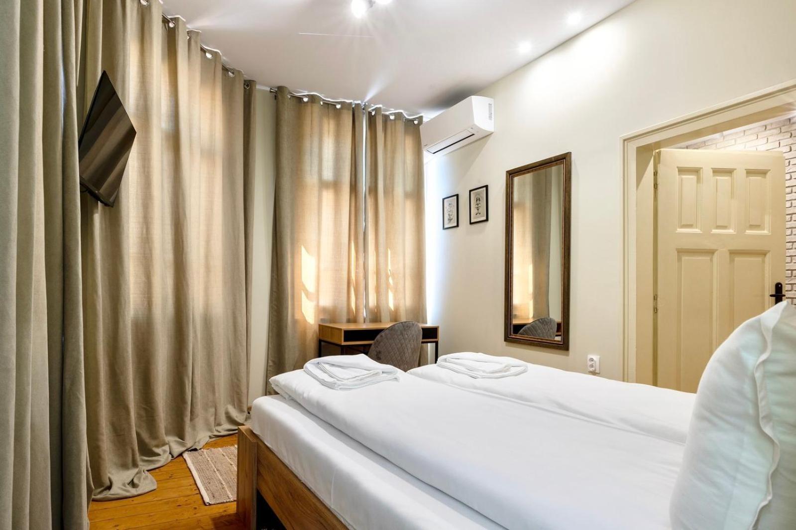 Apartpro Apartments,